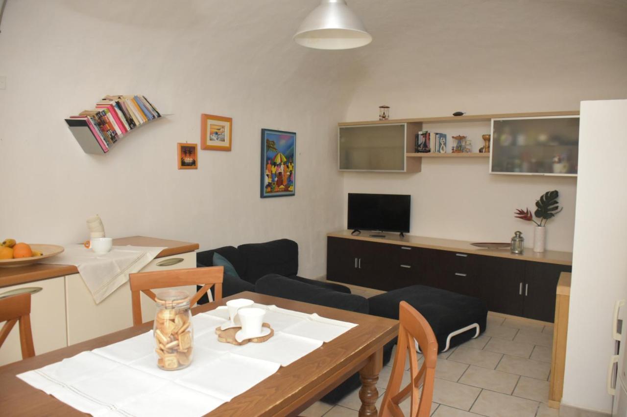 Casa Vacanze E Brevi Periodi Alla Porta Etrusca La Panchina Al Sole Volterra Exterior foto