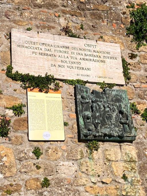 Casa Vacanze E Brevi Periodi Alla Porta Etrusca La Panchina Al Sole Volterra Exterior foto