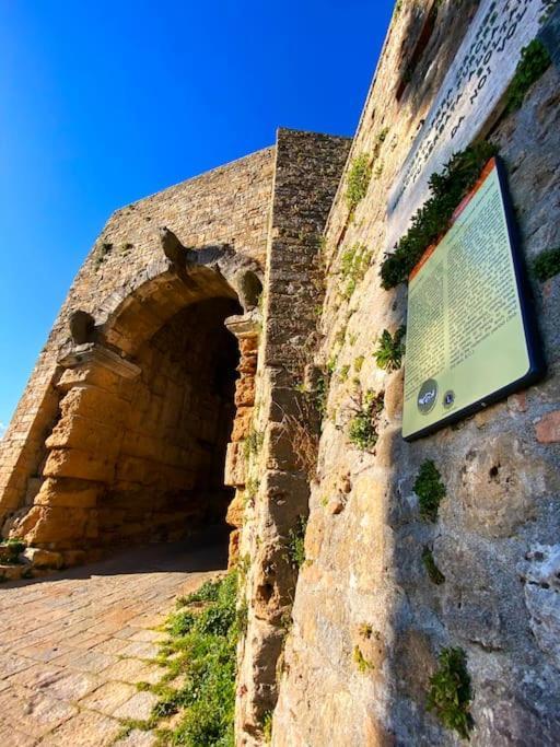 Casa Vacanze E Brevi Periodi Alla Porta Etrusca La Panchina Al Sole Volterra Exterior foto