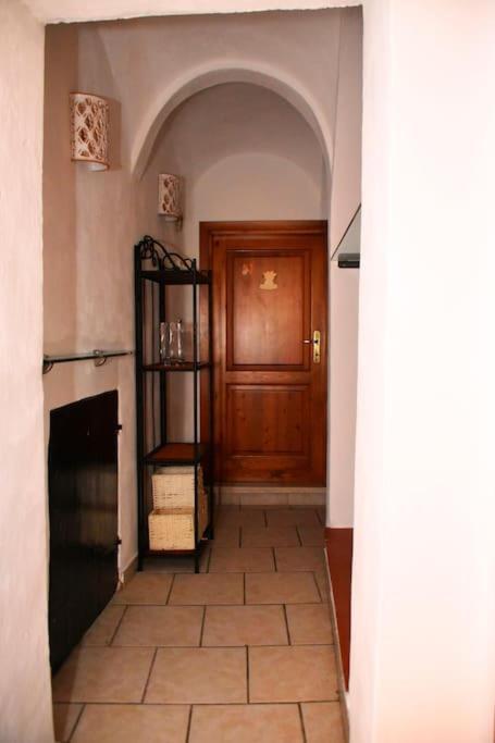 Casa Vacanze E Brevi Periodi Alla Porta Etrusca La Panchina Al Sole Volterra Exterior foto